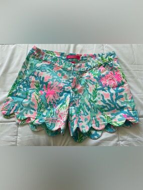 Lilly Pulitzer Coral Bay scalloped shorts